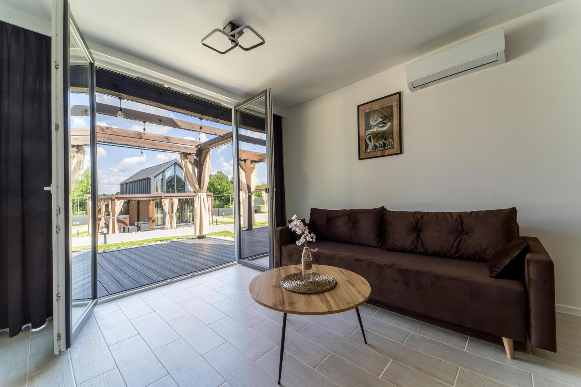 Village Resort Sauna & Jacuzzi & Netflix Tworkowa Bagian luar foto