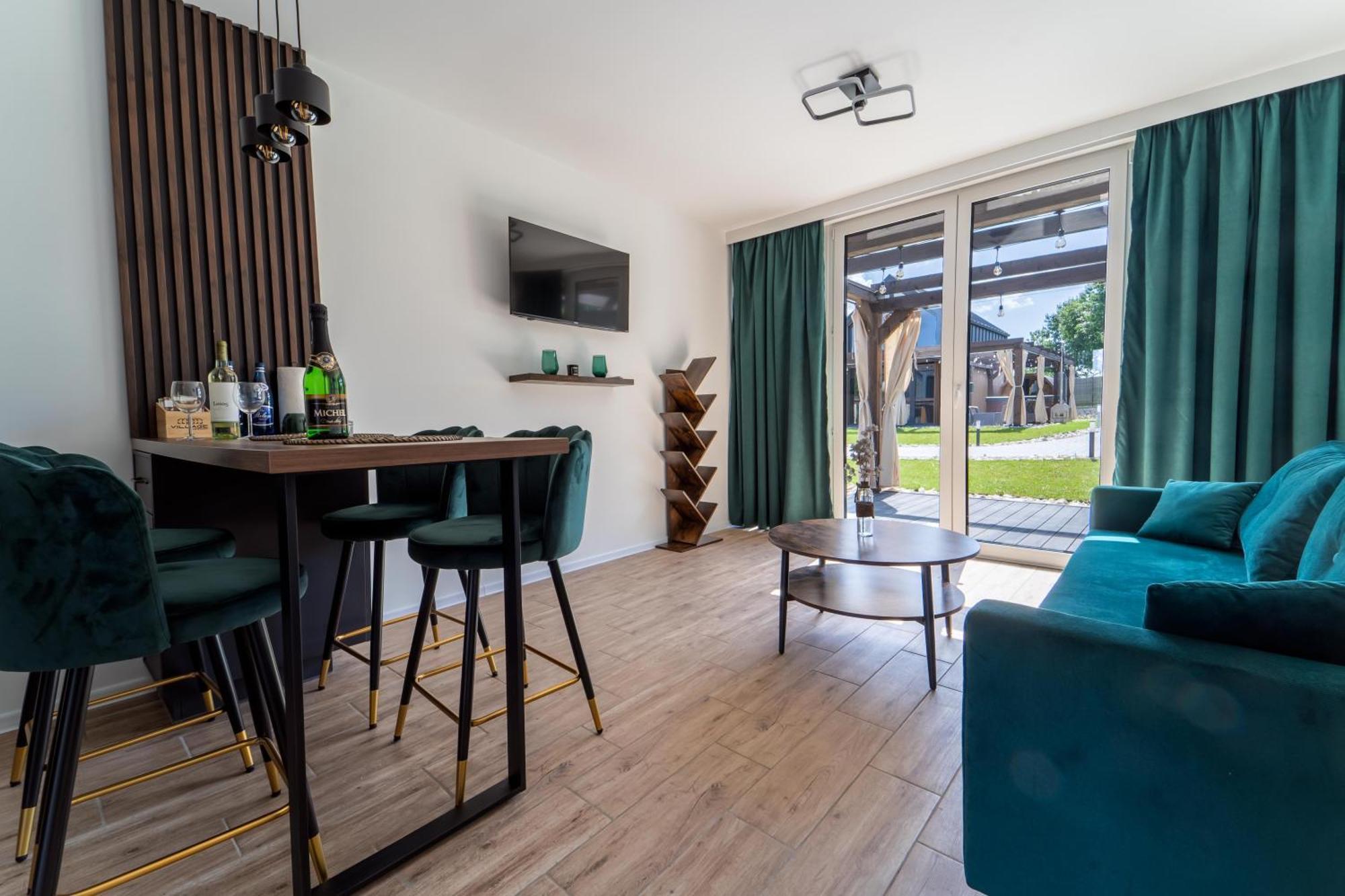 Village Resort Sauna & Jacuzzi & Netflix Tworkowa Ruang foto