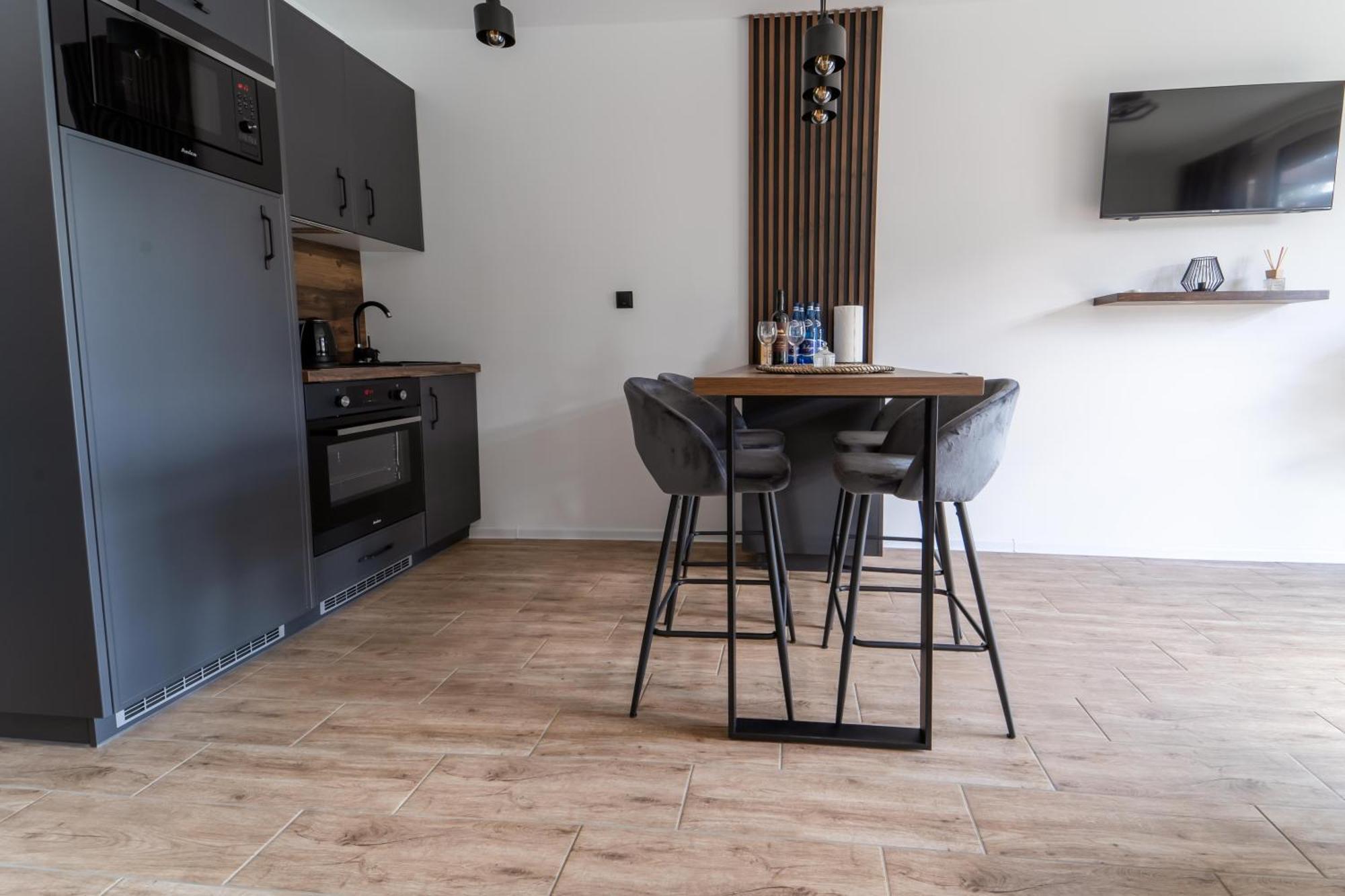 Village Resort Sauna & Jacuzzi & Netflix Tworkowa Ruang foto